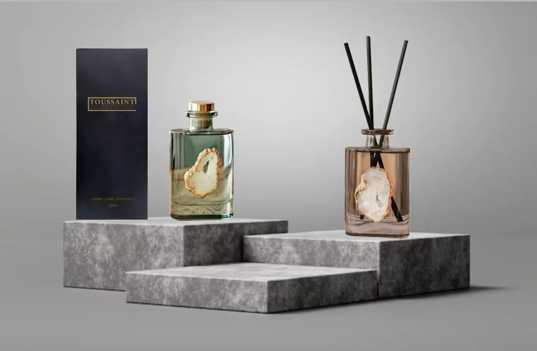 Onze exclusieve geurstokjes met bergkristal zijn de ideale manier om je huis een luxe en warme sfeer te geven. Vul je huis met nieuwe energie met deze geurstokjes, en laat de ruimtes op stijlvolle wijze heerlijk ruiken.