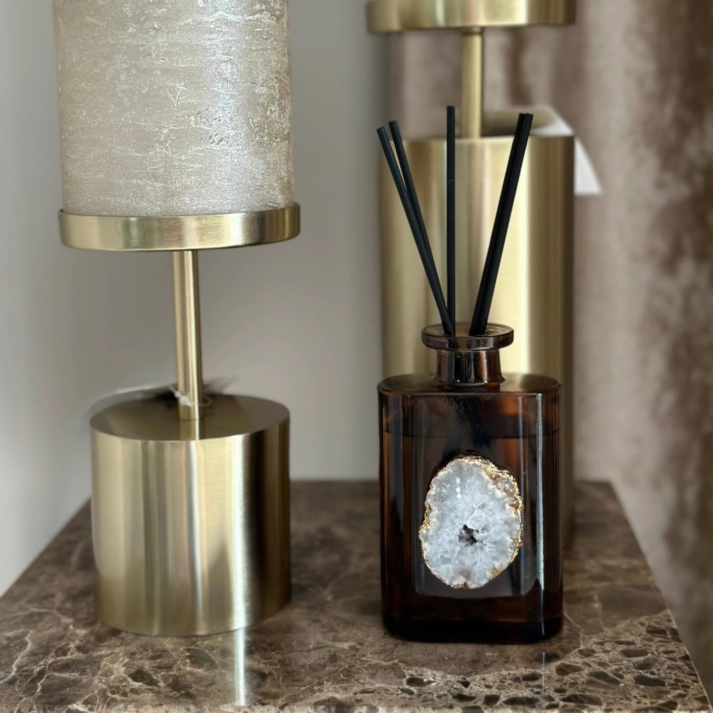 Luxe geurstokjes met bergkristal Amber 200ML | Toussaint Interieur