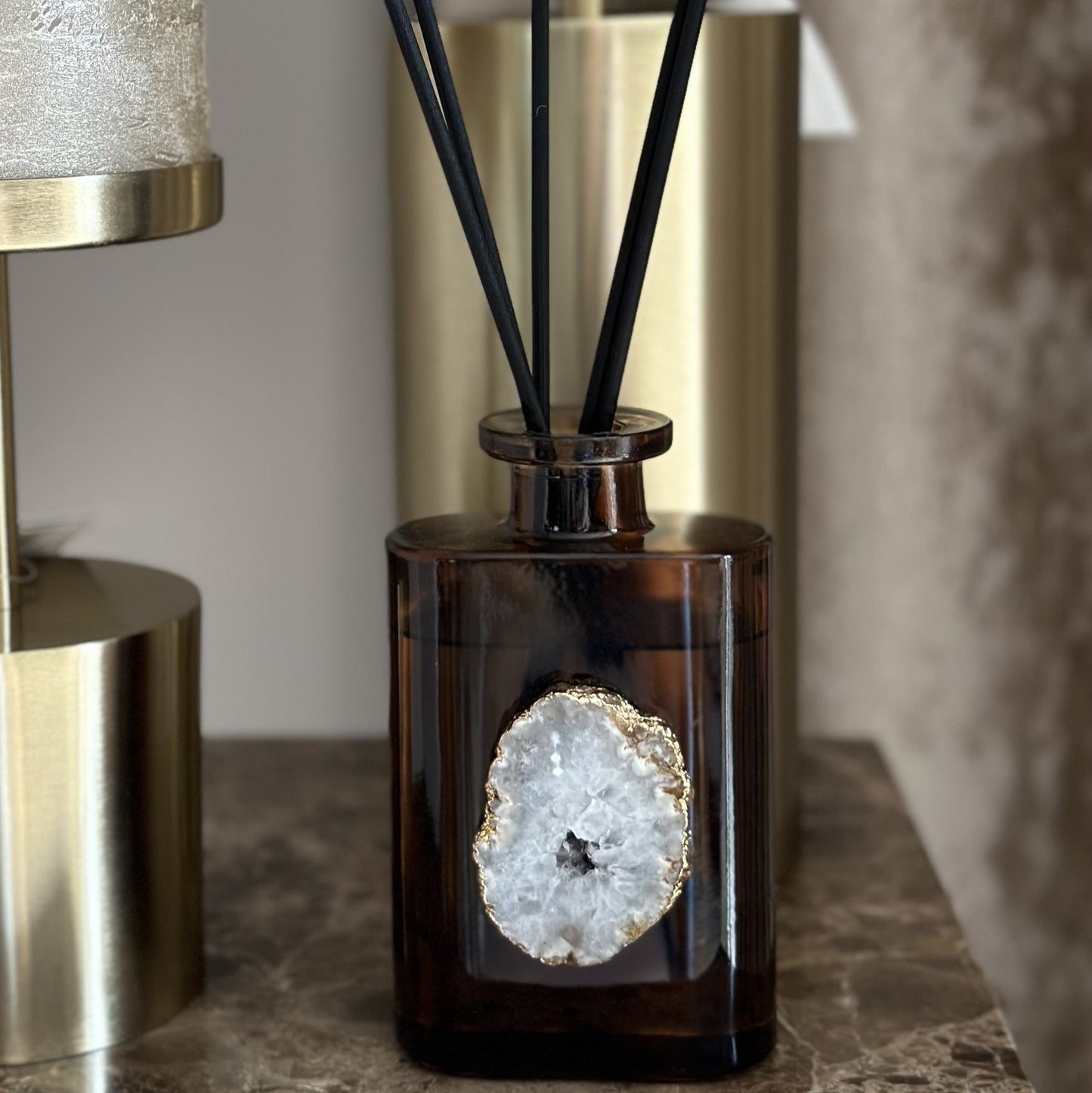 Luxe geurstokjes met bergkristal Amber 200ML | Toussaint Interieur