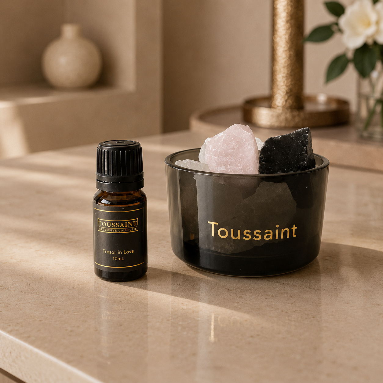 Geurkristallen met Etherische Olie Tresor in Love – Luxe Geurstenen met Bergkristal
✔ Met echte edelstenen 
✔ Duurzaam & eindeloos navulbaar
✔ Luxe cadeauverpakking inbegrepen

Breng een vrolijke en rustgevende sfeer in je interieur met de exclusieve Tresor In Love geurkristallen van Toussaint Interieur. Deze luxe combinatie van natuurlijke geurstenen, bergkristal en hoogwaardige etherische olie zorgt voor een subtiele, elegante geurbeleving die ontspanning en een boost voor je humeur biedt.