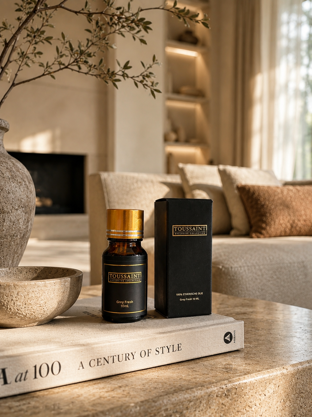 Geurnoten Grey Fresh:

Topnoten: Ananas, groene appel
Hartnoten: Lelie, perzik, sandelhout
Basisnoten: Amber, vanille

Hoeveel druppels etherische olie in de diffuser?
Voor een diffuser met 200 ml water adviseren wij te starten met 5 tot 7 druppels Grey Fresh. Pas de hoeveelheid aan naar jouw persoonlijke voorkeur.

💡 Intensere geur? Voeg extra druppels toe.
💡 Liever subtieler? Gebruik minder druppels.

Creëer moeiteloos jouw perfecte geurbeleving – fris, stijlvol en uniek. 🌿🍍🍏