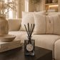 ✓ Tot 6 maanden geur
✓ Navulbaar &amp; duurzame keuze
✓ Echte bergkristal (exclusief design)
✓ Luxe cadeauverpakking

Breng frisheid en harmonie in je interieur met de exclusieve Green Tea geurstokjes van Toussaint Interieur. Deze luxe geurverspreider met bergkristal combineert natuurlijke energie met een verfijnde, langdurige interieurgeur. De Green Tea geur biedt een perfecte balans tussen frisse, bloemige en warme tonen. Ze creëert een rustgevende, verfrissende en harmonieuze sfeer en bevordert de innerl
