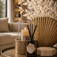 ✓ Tot 6 maanden geur
✓ Navulbaar &amp; duurzame keuze
✓ Echte bergkristal (exclusief design)
✓ Luxe cadeauverpakking

Breng frisheid en harmonie in je interieur met de exclusieve Grey Fresh geurstokjes van Toussaint Interieur. Deze luxe geurverspreider met bergkristal zorgt voor een elegante en langdurige interieurgeur in huis. De Grey Fresh geur is fris, licht bloemig en kalmerend. De combinatie van fruitige tonen met zachte bloemen zorgt voor een verfrissende en rustgevende sfeer, terwijl het handgeslepen