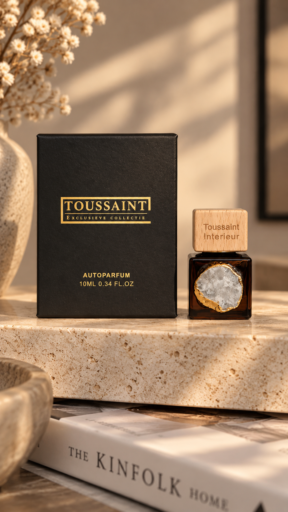 ✓ Warme ambergeur met een luxe, verfijnde uitstraling
✓ Verrijkt met echt bergkristal voor een unieke touch
✓ Geleverd in een stijlvolle geschenkverpakking
✓ Altijd een heerlijke geurbeleving onderweg

Ervaar altijd een verfijnde geur, waar je ook naartoe rijdt. Met de exclusieve autoparfum van Toussaint Interieur geniet je continu van de warme, elegante geur van amber.&nbsp;Het stijlvolle design met natuurlijk bergkristal maakt dit niet alleen een geuraccessoire, maar een echte eyecatcher in je auto-interi