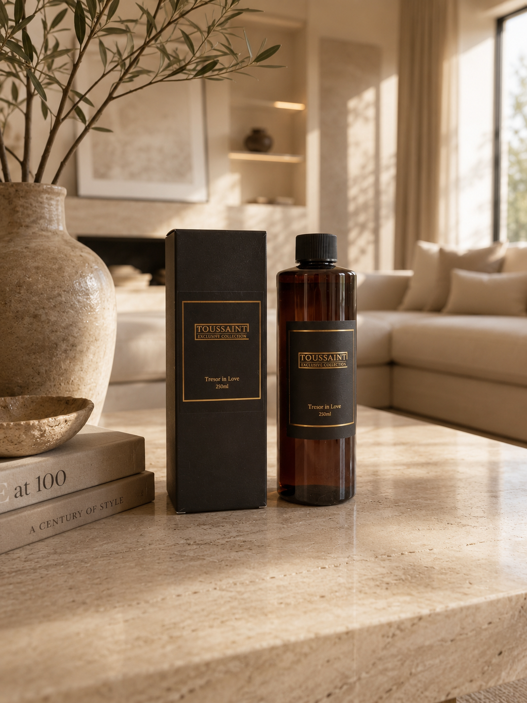 ✅&nbsp;Duurzame keuze – Luxe&nbsp;geurstokjes navulling&nbsp;Tresor in Love (250 ml)

Geniet langer van jouw favoriete Toussaint Interieur geurstokjes met deze geurstokjes navulling van 250 ml. Ideaal voor het bijvullen van je geurverspreider met bergkristal en het creëren van een luxe interieurgeur. De navulling wordt geleverd met nieuwe geurstokjes voor een optimale geurverspreiding.

Tresor in Love is een zachte, zoete en elegante geur met bloemige en fruitige tonen. Deze luxe huisgeur zorgt voor een war